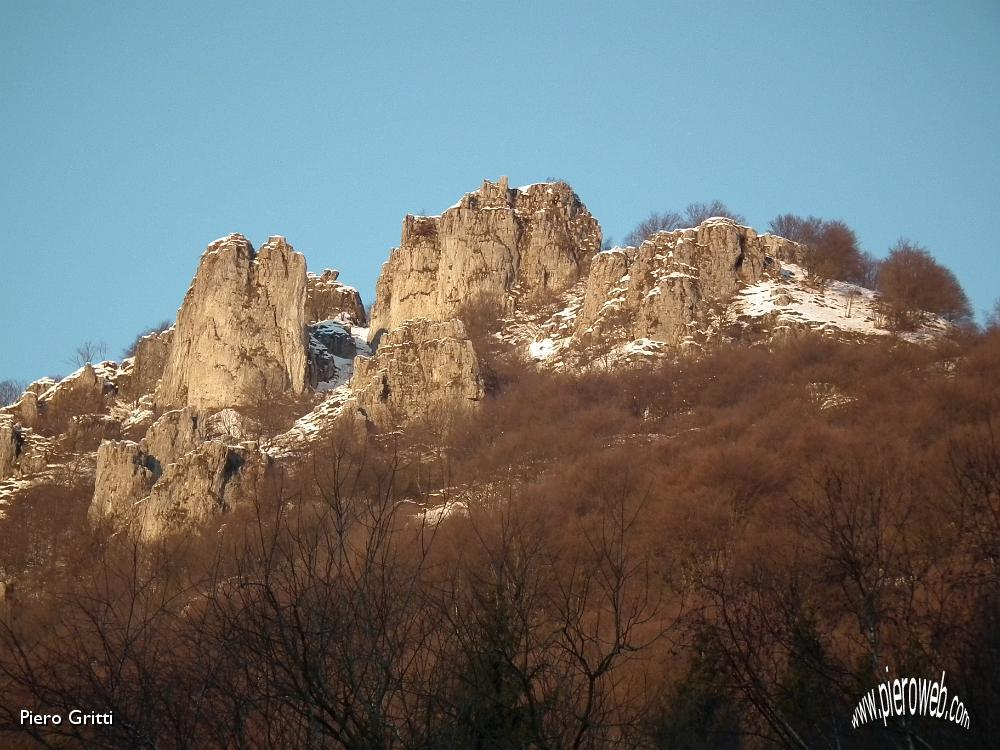 99 sulle rocce dei Canti....JPG